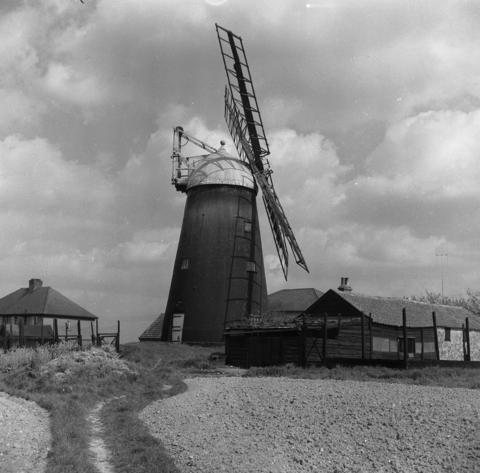 The mill c 1925. Photo: Rex Wailes