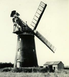 Hemingford Grey tower mill, Hunts