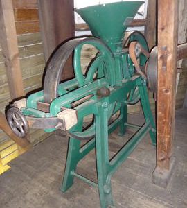 Oats roller machine