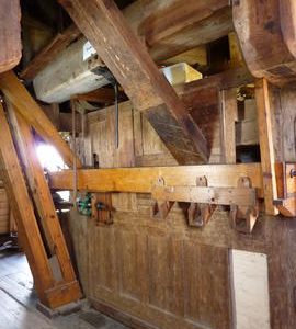 Grain bagging station