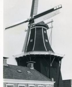 Preserved Dutch smock mill, location unknown (same mill as in GUYB-FW2-014), 1971