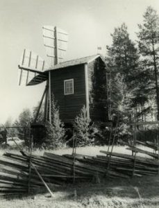 Toe mill on a pivot in Nurmijärvi, Pielisjärvi, North Karelia