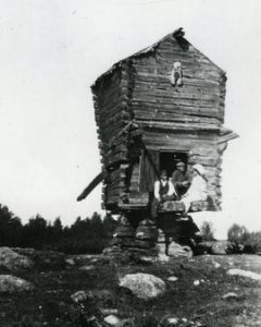 Toe mill in Pyhäranta, Varsinais-Suomi, with people sitting by the tailpole