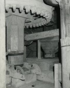 Pearling stones in Haukila Estate mamsel mill in Valkeaikoski, Tyrväntö, Häme