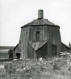 Base of a magpie mill on Luhtas-Köykkä farm in Luopajärvi, Jalasjärvi, South Bothnia
