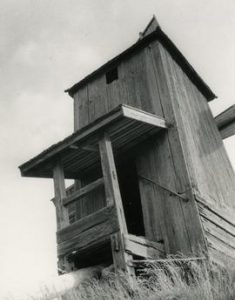 Tail of mill with porch in Vikelä Farm magpie mill in Ylöjaäivi, Taivalpohja, Häme
