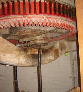 Great spur wheel and dresser drive, tower mill, Bardwell
