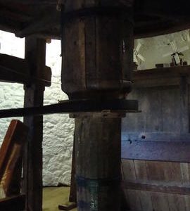 Upright shaft and belt drive to governor, Knowle Mill, Bembridge