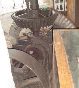 Engine drive to stones in roundhouse, Church Street Windmill, Bocking