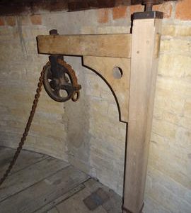 Sack hoist on dust floor, Chesterton Windmill, Chesterton