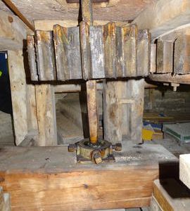 Great spur wheel, stone nut, quant and footstep bearing, Chesterton Windmill, Chesterton
