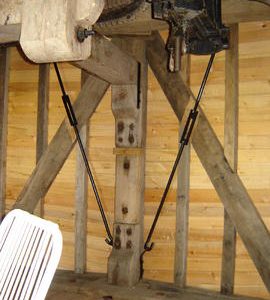 Spout floor breast framing and tentering gear, post mill, Chillenden