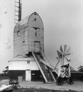 New Mill, Cross in Hand, working with two sweeps