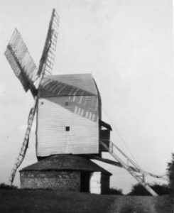 Post mill, Drinkstone, in working order