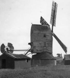 Post mill, Haughley, in working order