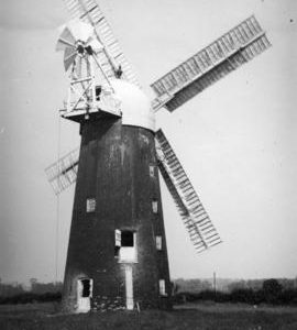 Pakenham Windmill, Pakenham, in working order