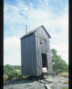 Another forlorn small post mill