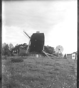 New Mill, Henfield, preserved with three sail frames and tailpole fantail