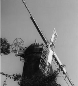 Ovenden's Mill, Polegate, preserved with sails