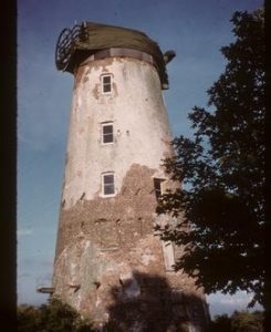 House conversion with cap, cross and chainwheel, tower mill, Willaston