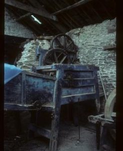 Full view of machine in previous image