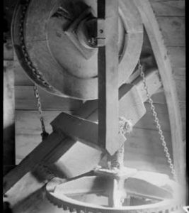 Sack hoist pulley, Pocklington's Mill, Heckington
