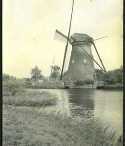 Kinderdijk. 2 tower mill from Wipmolen field