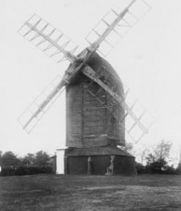 Post mill, Keston, with broken sweep