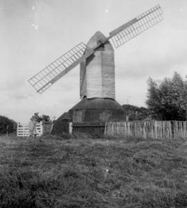 Post mill, Rolvenden, with damage sweeps