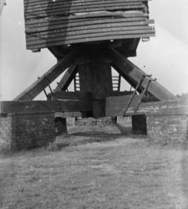 Piers, crosstrees and quarterbars, Shottenden or Perry Wood Mill, Selling