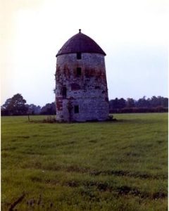 Pittern Hill Mill, Kineton, disused without sails