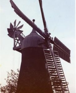 Cap, sails and fantail