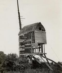 Post mill, Arncott, derelict