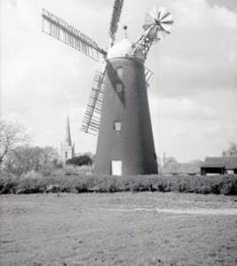 Tower mill, Waltham on the Wolds
