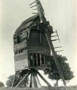 Post mill, Carlton le Moorland, Lincs