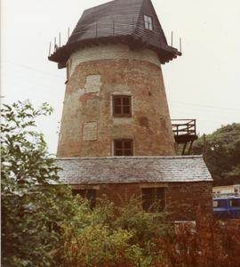 House-converted tower mill, Wrea Green, Lancashire