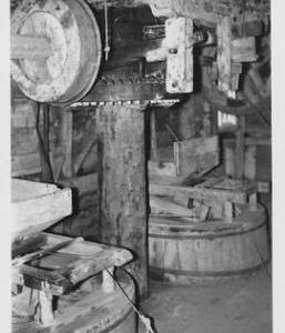 Sutton Courtney Mill, Sutton Courtney, internal, crown wheel and stones floor