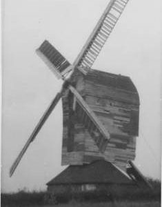 Moreton Post Mill, Moreton