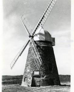 Halnaker Tower Mill, Halnacker, four common sails, ogee cap with flats