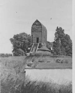 Hurstmonceaux Post Mill, Hurstmonceaux, single roundhouse, no sails, derelict