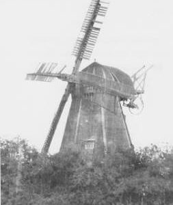 Jolesfield Smock Mill, Jolesfield, remains of fantail and four sails, front