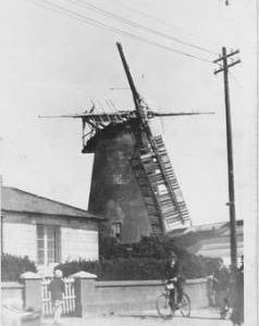 Littlehampton Tower Mill, Littlehampton, one sail, four stocks, totally derelict