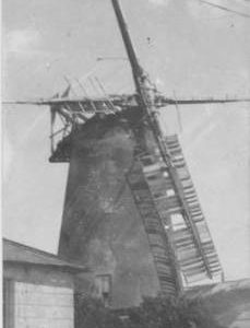Littlehampton Tower Mill, Littlehampton, one sail, four stocks, totally derelict