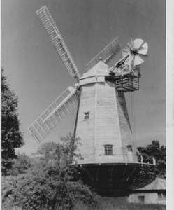 Shipley Smock Mill, Shipley, four shuttered sails, fantail, gallery