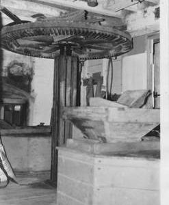 Ruckford Mill, Hurstpierpoint, internal, crown wheel and stones