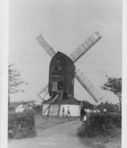 Outwood Post Mill, Outwood Common