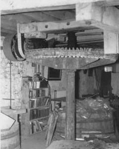Sutton Mill, Sutton under Brailes, internal, crown wheel and stones