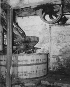 Fisherton Delamere Mill, Fisherton Delamere, internal, stones floor