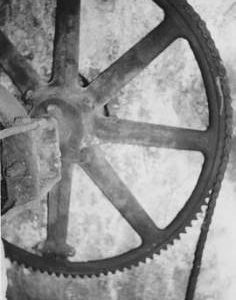 Fisherton Delamere Mill, Fisherton Delamere, internal, chain and sprocket drive