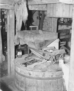 Sutton Mandeville Mill, Sutton Mandeville, internal, stones